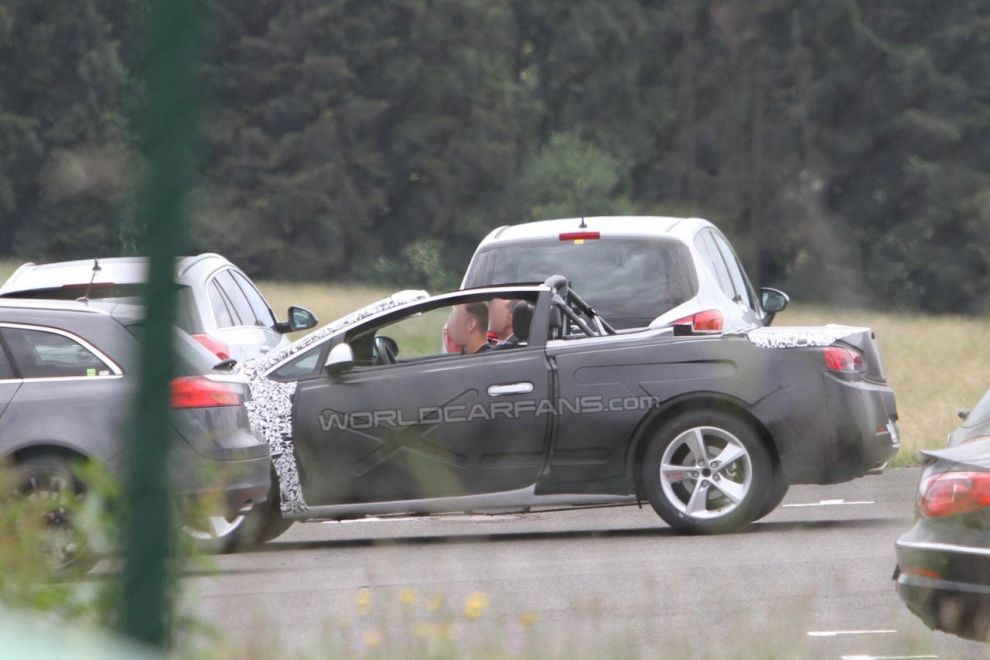 Opel Astra Cabrio - zdjcia szpiegowskie
