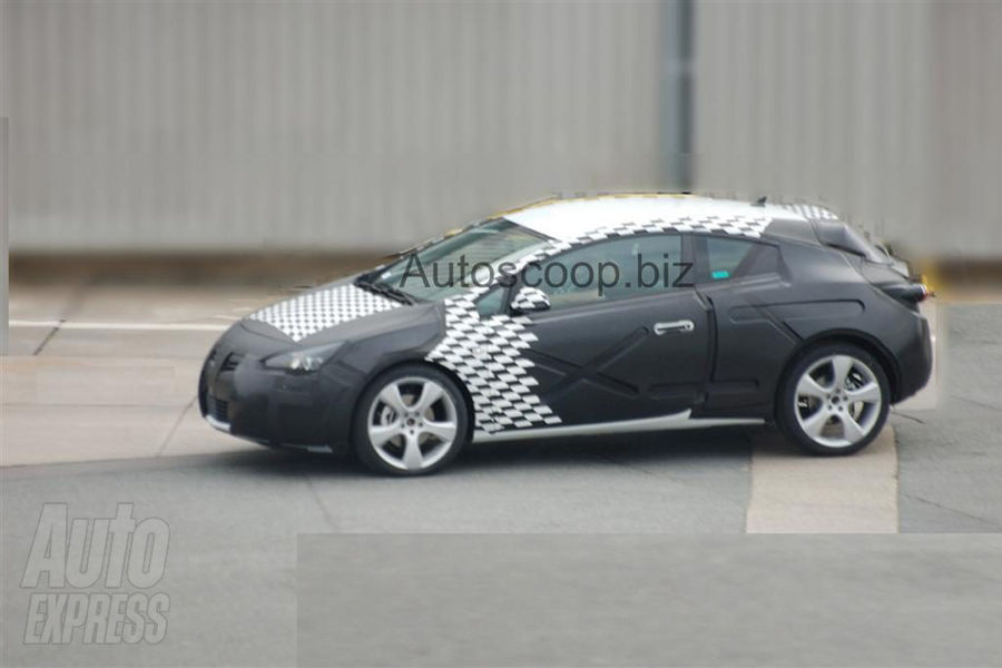 Nowy Opel Astra Coupe - zdjcie szpiegowskie