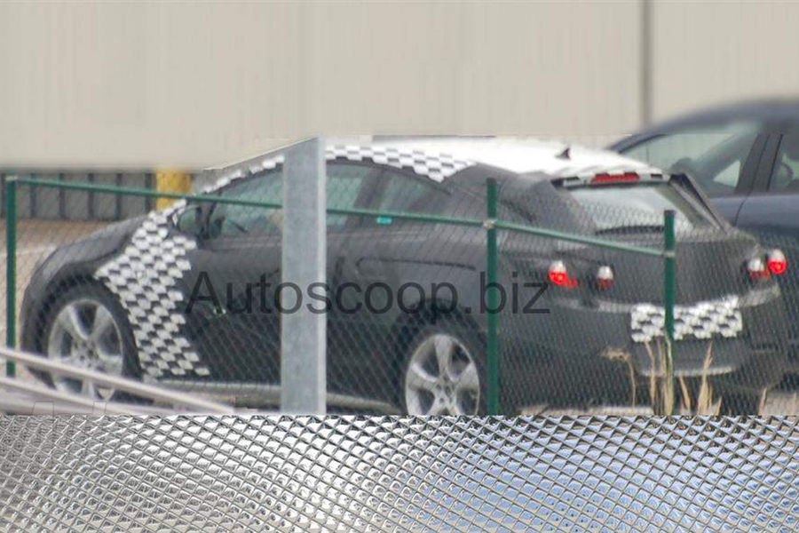 Nowy Opel Astra Coupe - zdjcie szpiegowskie