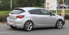 Nowy Opel Astra GSI - zdjcie szpiegowskie