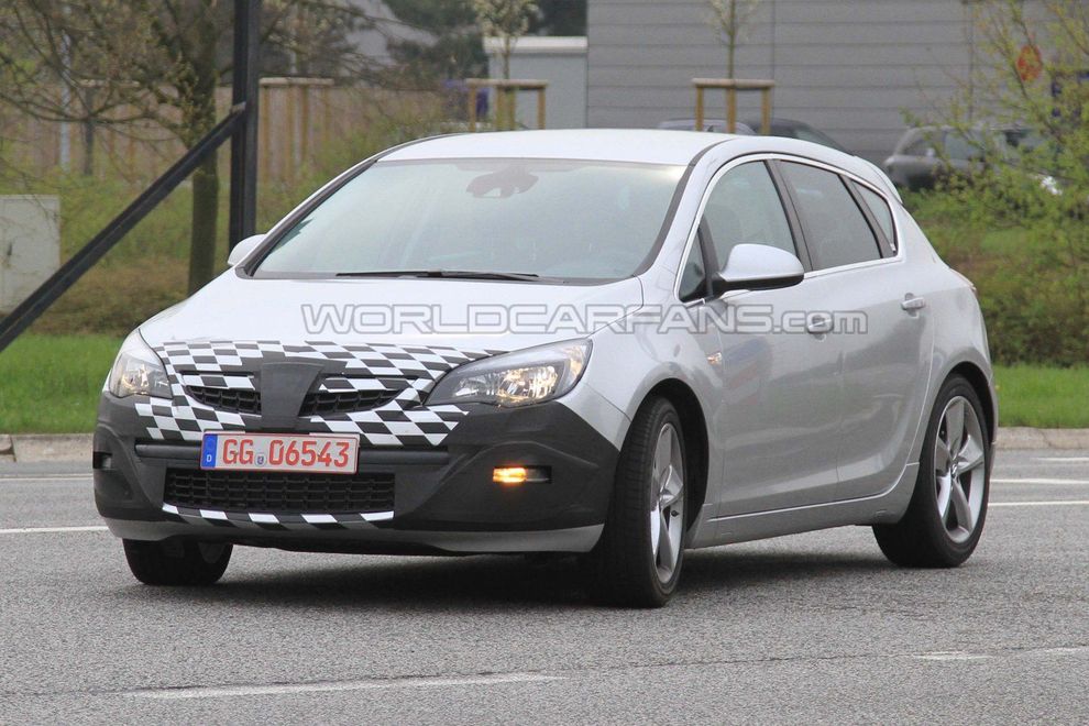 Nowy Opel Astra GSI - zdjcie szpiegowskie