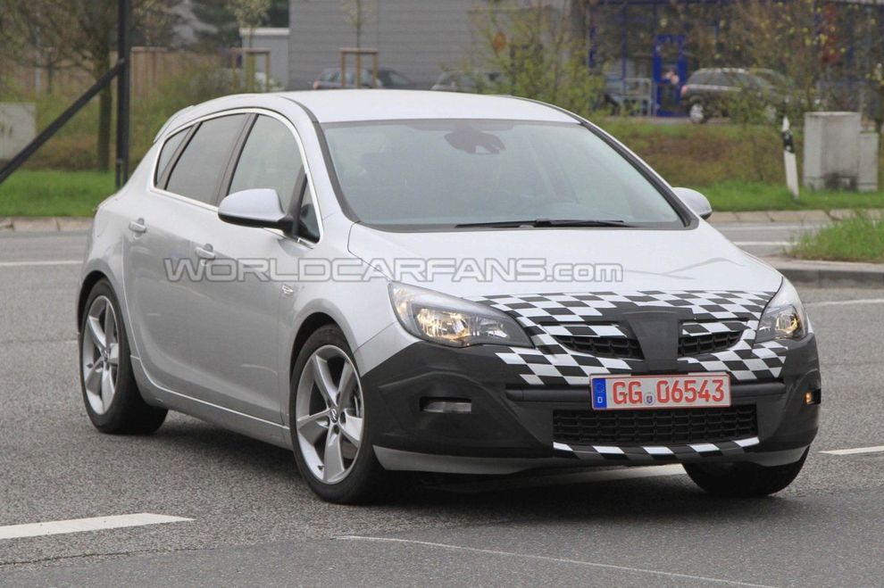 Nowy Opel Astra GSI - zdjcie szpiegowskie
