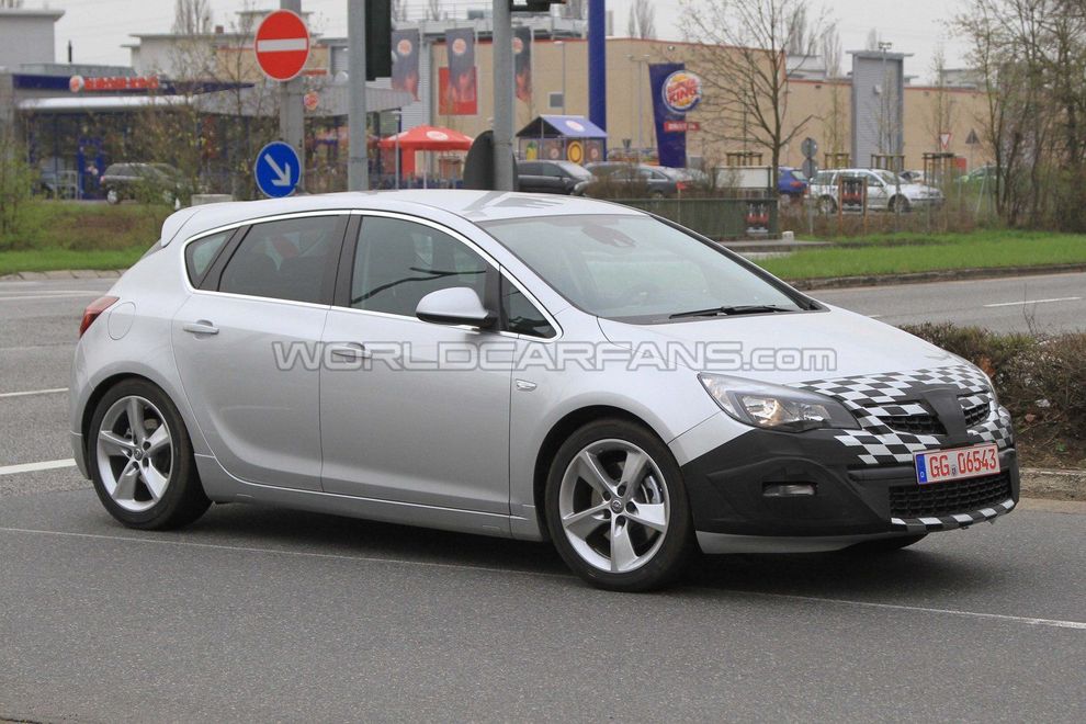Nowy Opel Astra GSI - zdjcie szpiegowskie
