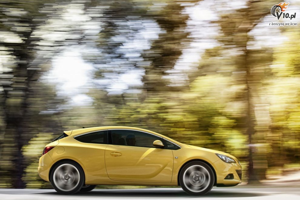 Opel Astra GTC na 2012 rok