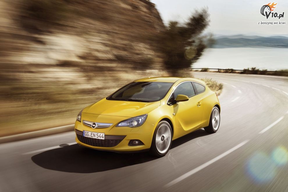 Opel Astra GTC na 2012 rok