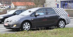 Nowy Opel Astra IV 2010 kombi - zdjcie szpiegowskie