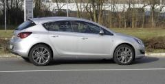 Opel Astra 2012