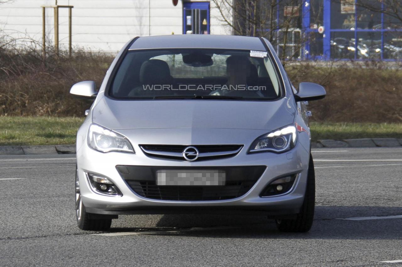 Opel Astra 2012