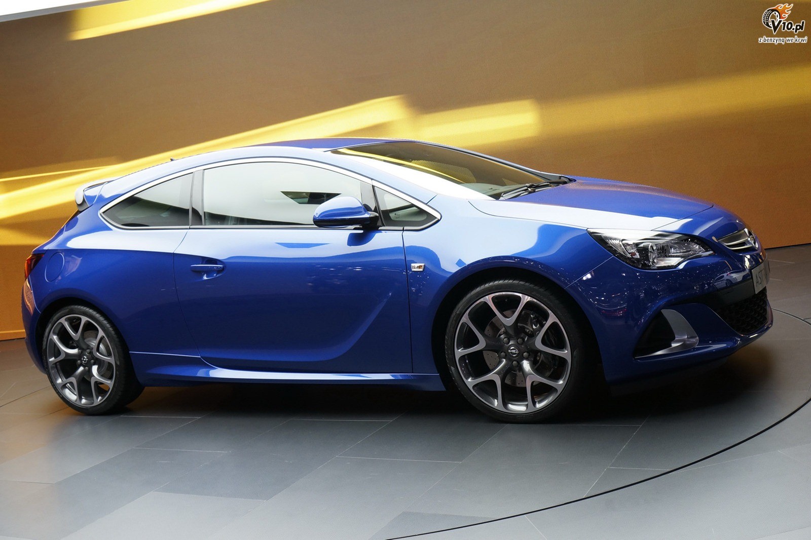 Opel Astra OPC 2012
