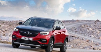 Opel Grandland X doczekał się napędu Hybrid4