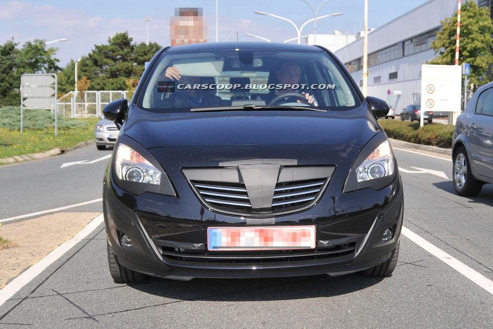 Nowy Opel Meriva 2010 - zdjcie szpiegowskie