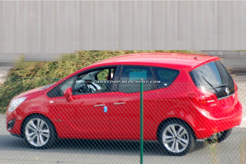 Nowy Opel Meriva 2010 - zdjcie szpiegowskie
