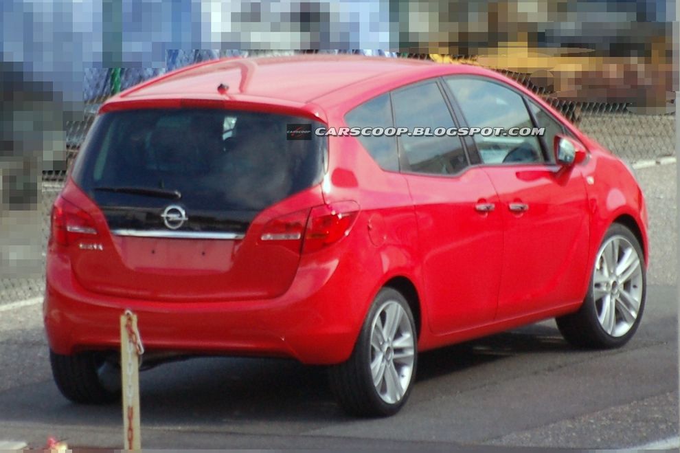 Nowy Opel Meriva 2010 - zdjcie szpiegowskie