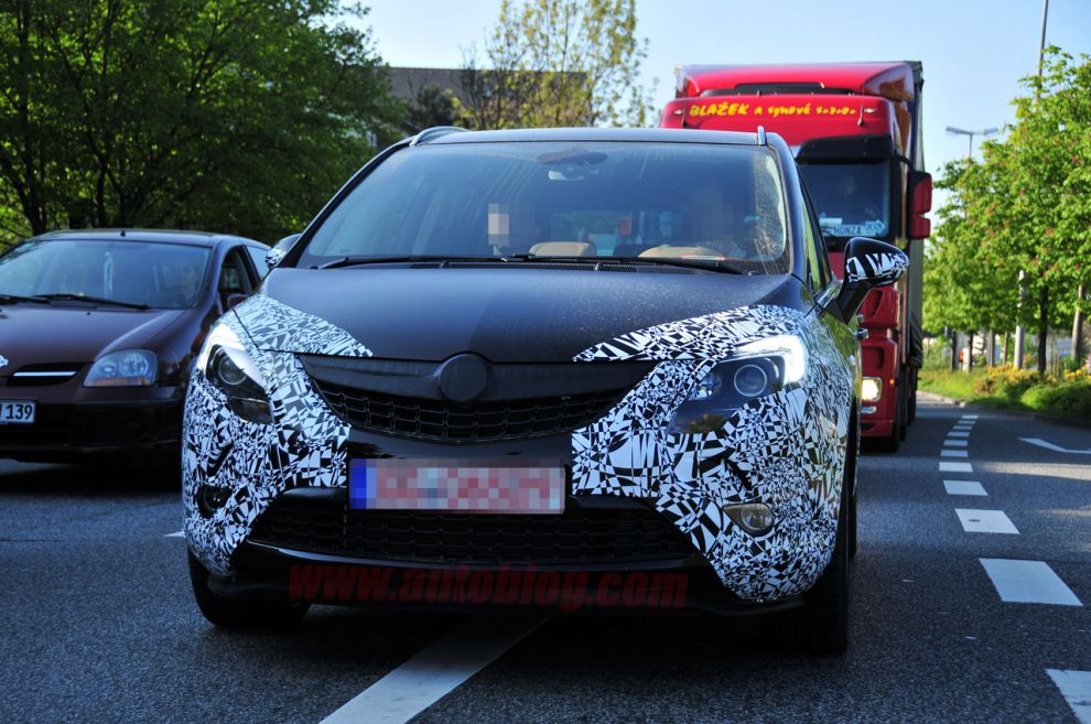 Opel Zafira - zdjcia szpiegowskie