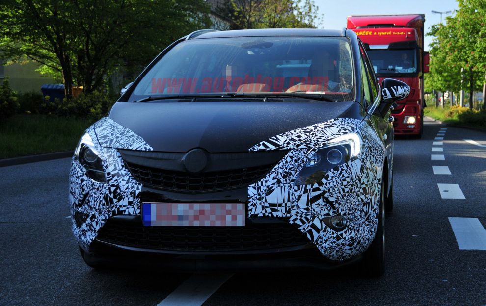 Opel Zafira - zdjcia szpiegowskie