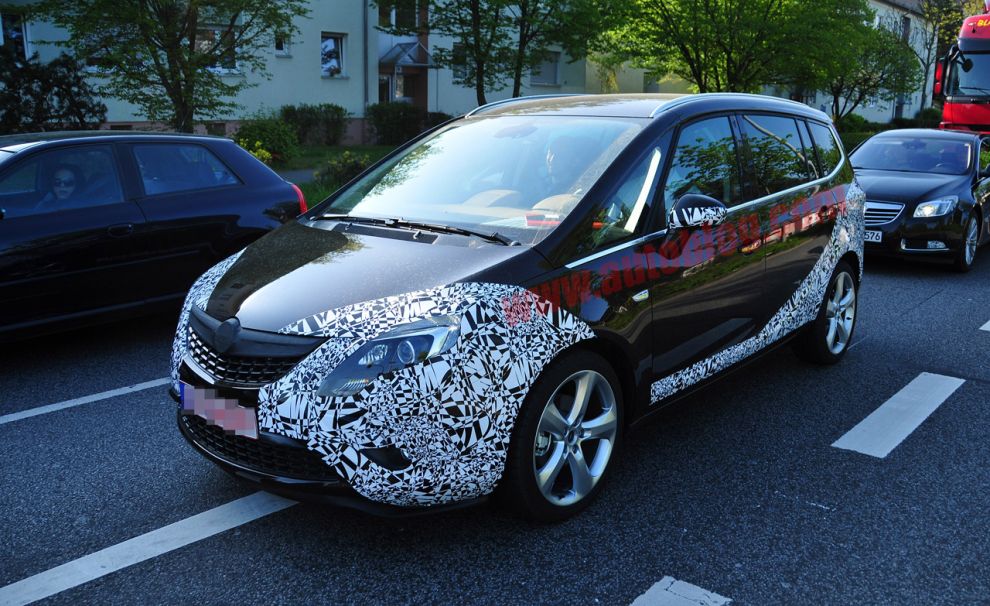 Opel Zafira - zdjcia szpiegowskie