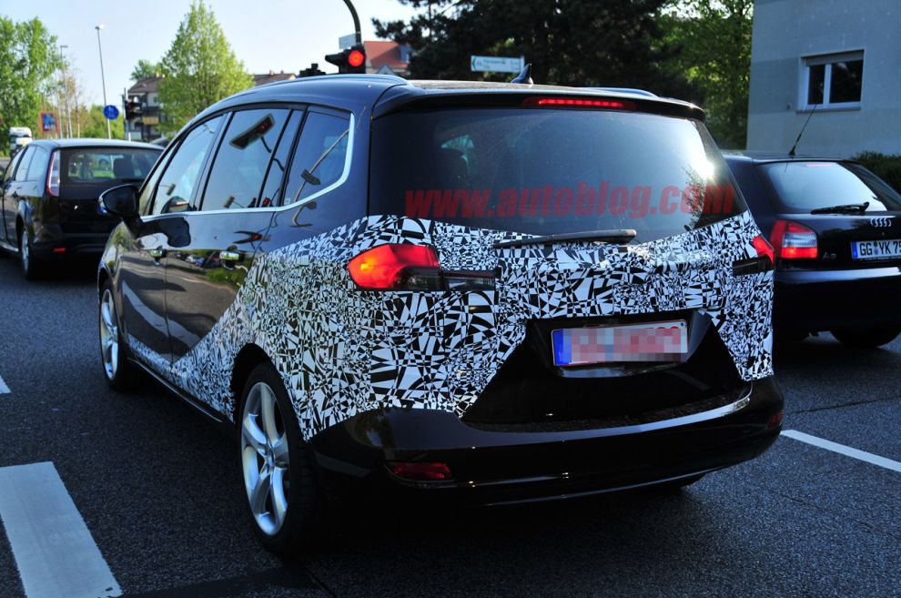 Opel Zafira - zdjcia szpiegowskie