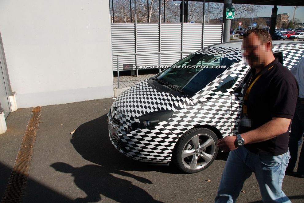 Nowy Opel Zafira III 2012 - zdjcie szpiegowskie