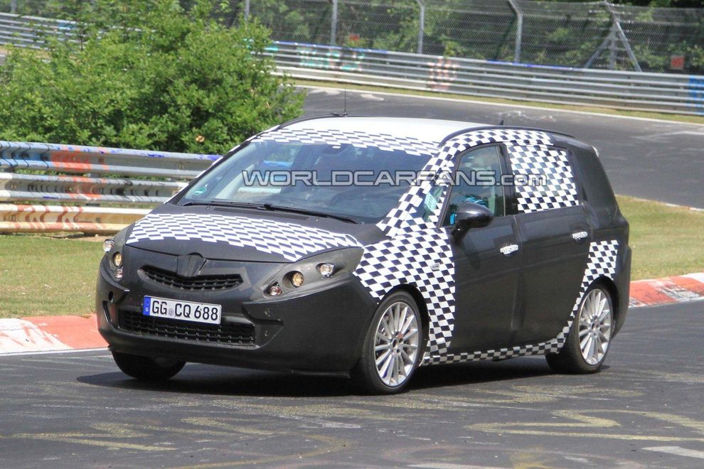 Nowy Opel Zafira 2012 - zdjcie szpiegowskie