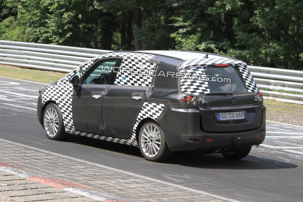 Nowy Opel Zafira 2012 - zdjcie szpiegowskie