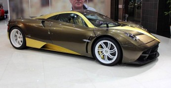 Pagani Huayra Golden trafiło do japońskiego salonu