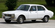 Zabytkowy Peugeot 504 prezydenta Iranu na aukcji charytatywnej