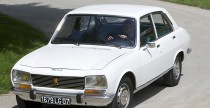 Zabytkowy Peugeot 504 prezydenta Iranu na aukcji charytatywnej