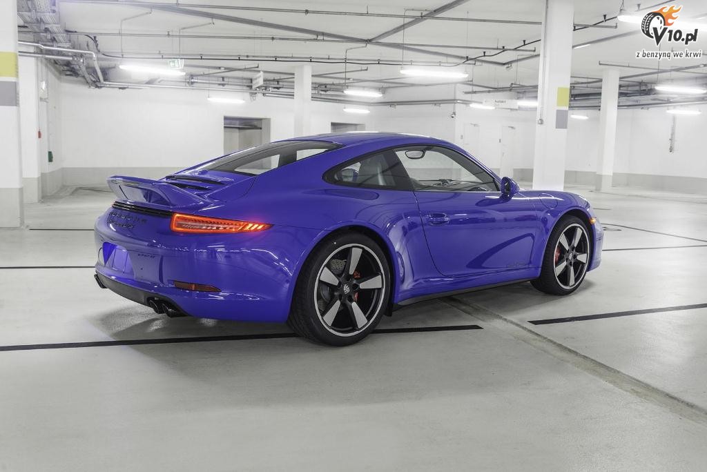 Porsche 911 GTS Club Coupe