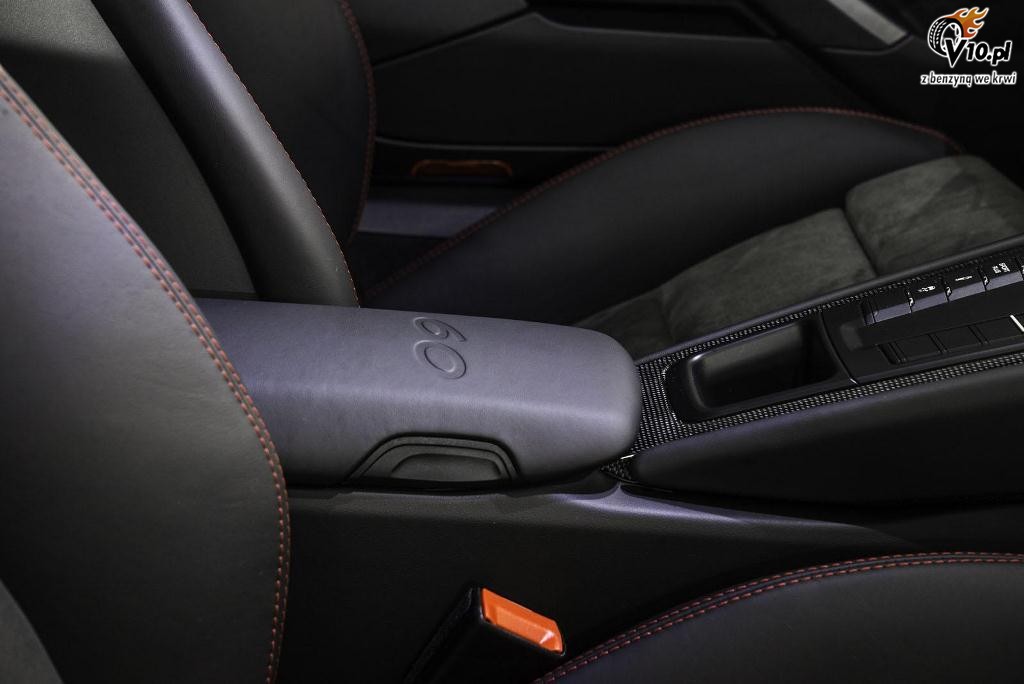Porsche 911 GTS Club Coupe