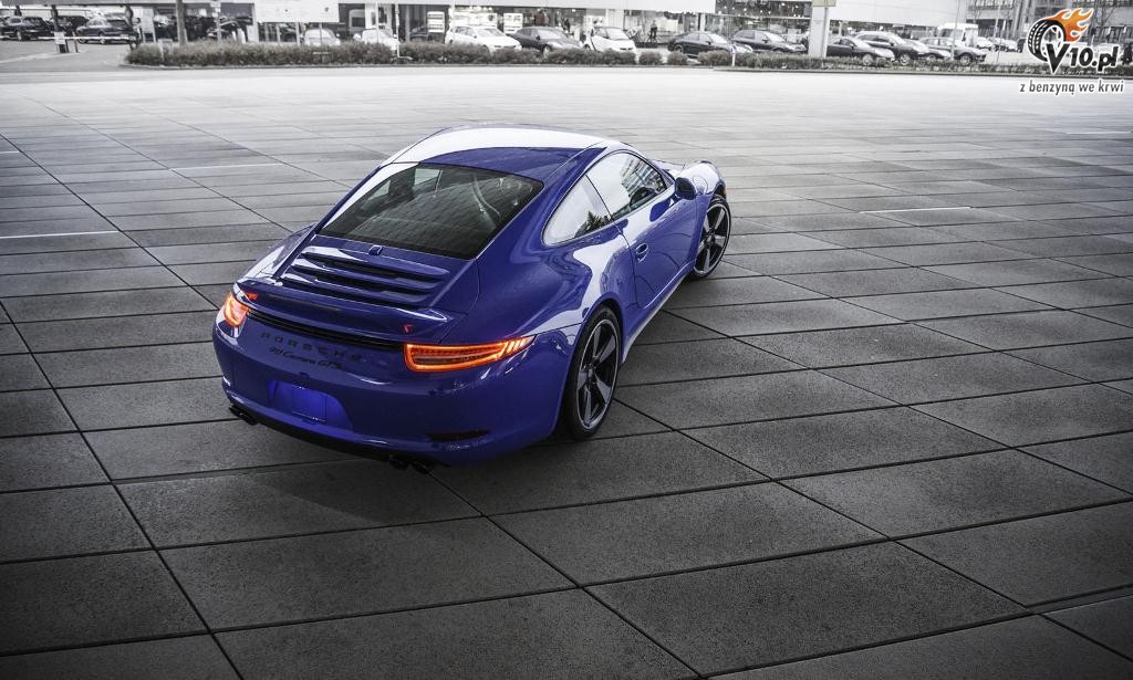 Porsche 911 GTS Club Coupe