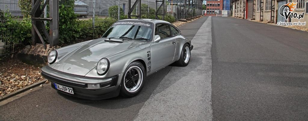 Porsche 911 Carrera DP Motorsport