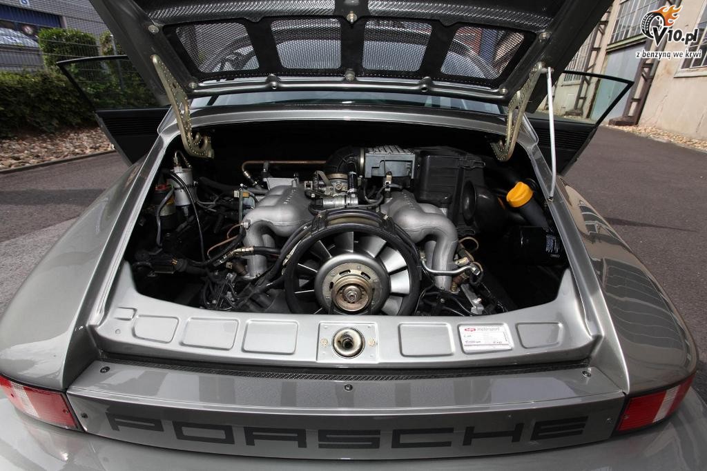 Porsche 911 Carrera DP Motorsport