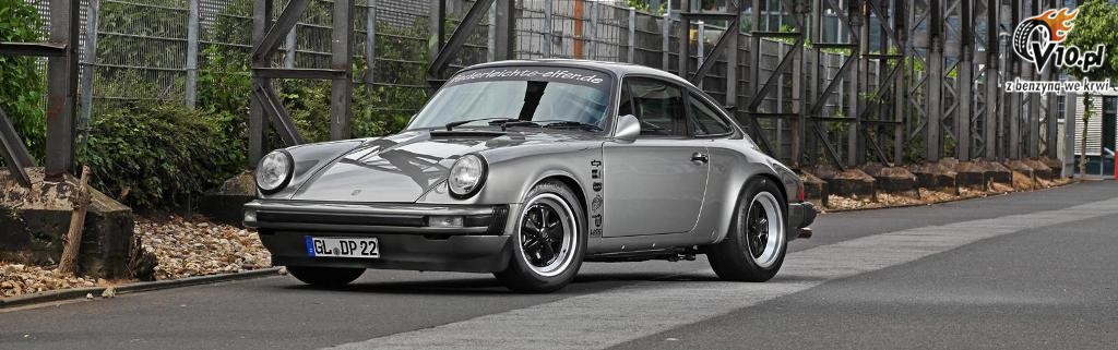 Porsche 911 Carrera DP Motorsport