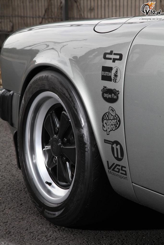 Porsche 911 Carrera DP Motorsport