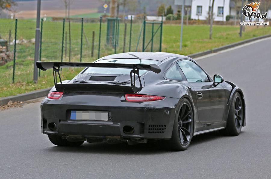 Porsche 911 GT2 RS 2018