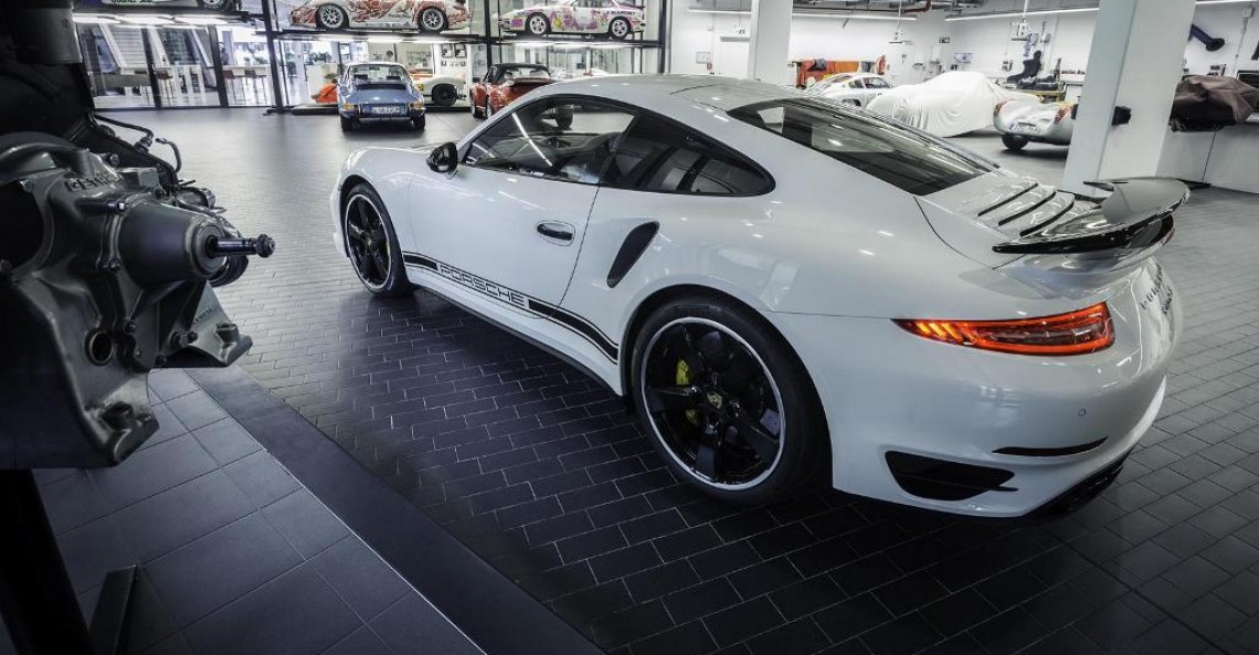 Porsche 911 Turbo S Exclusive GB Edition