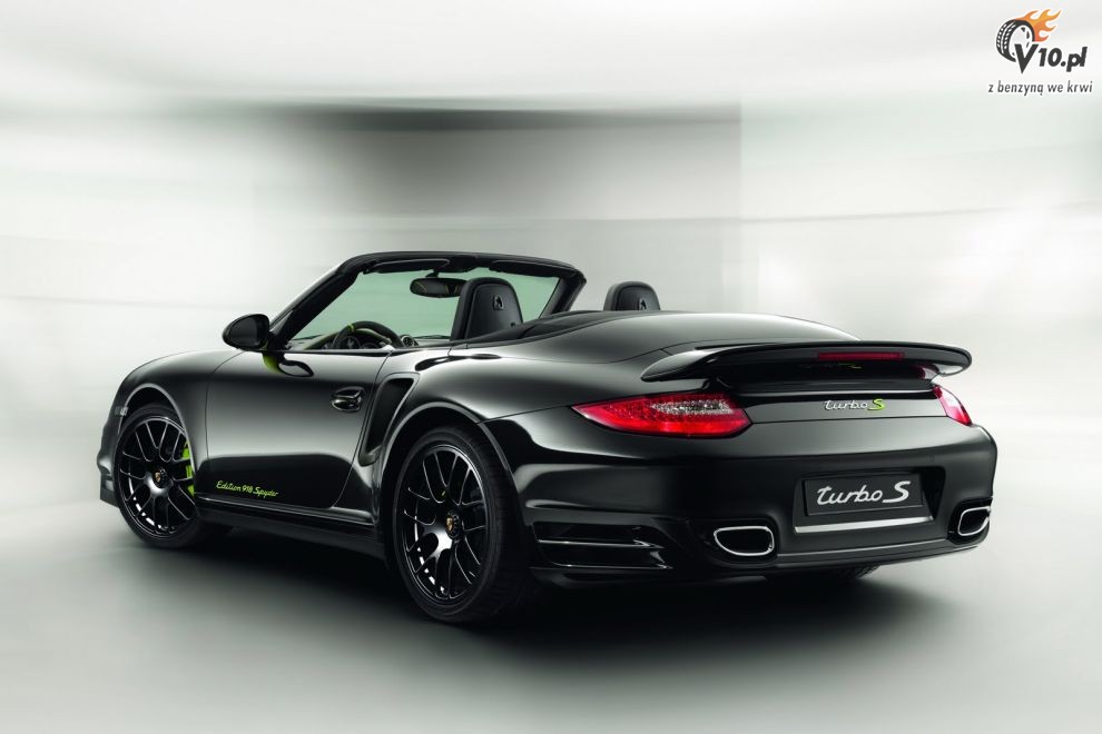 Porsche 911 Turbo S Edition 918 Spyder