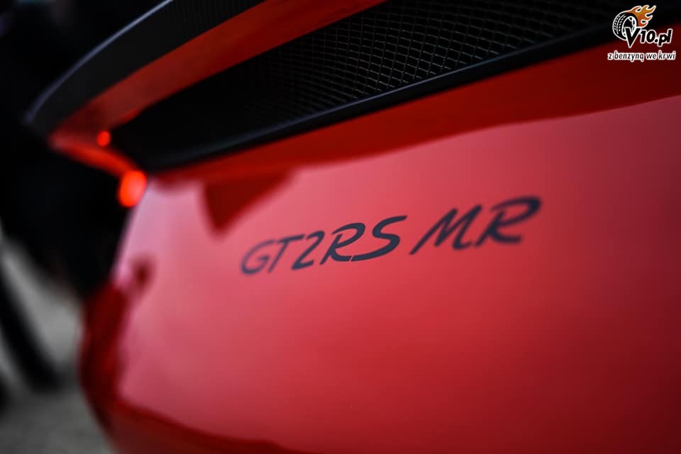 Porsche 911 GT2 RS MR