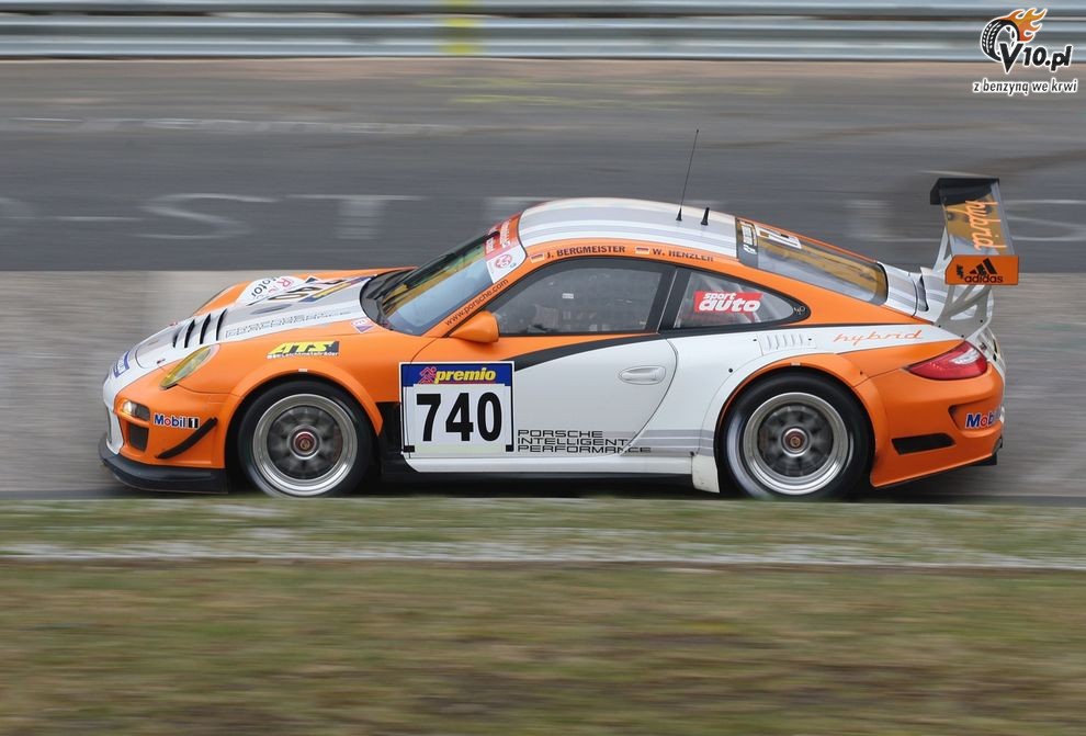 Porsche 911 GT3 R Hybrid podczas wycigu
