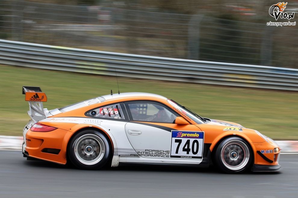 Porsche 911 GT3 R Hybrid podczas wycigu