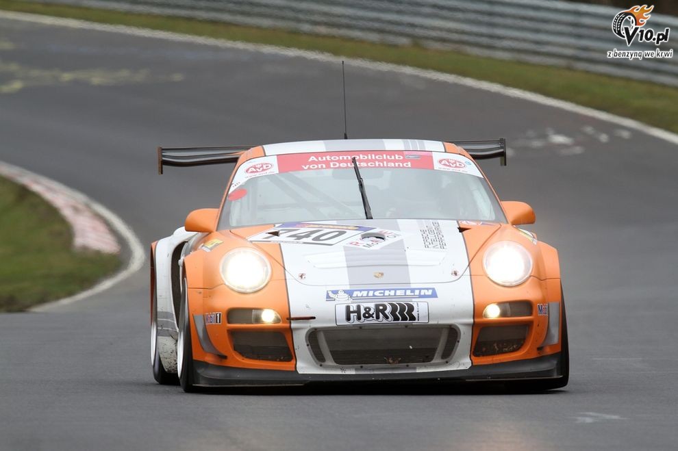 Porsche 911 GT3 R Hybrid podczas wycigu