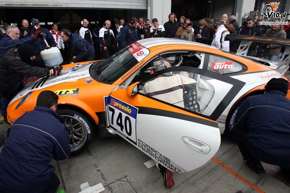 Porsche 911 GT3 R Hybrid podczas wycigu