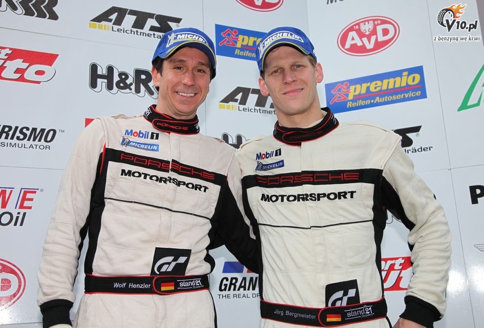 Porsche 911 GT3 R Hybrid podczas wycigu