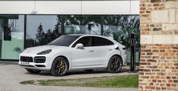 Porsche zaprezentowało Cayenne Turbo S E-Hybrid i Cayenne Turbo S...