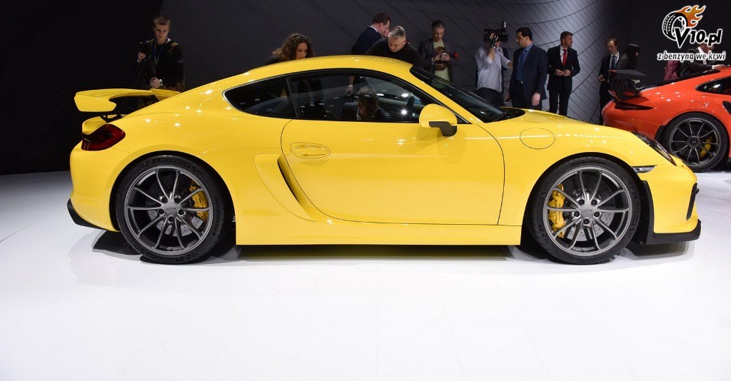 Porsche Cayman GT4