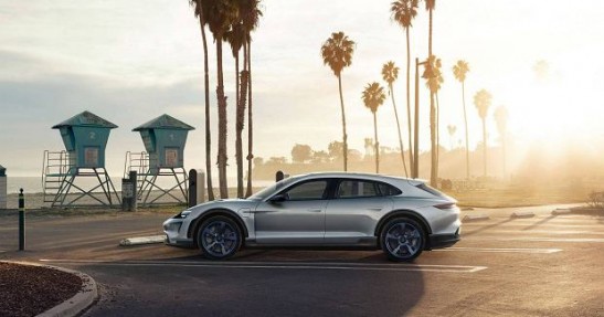 Porsche Mission E Cross