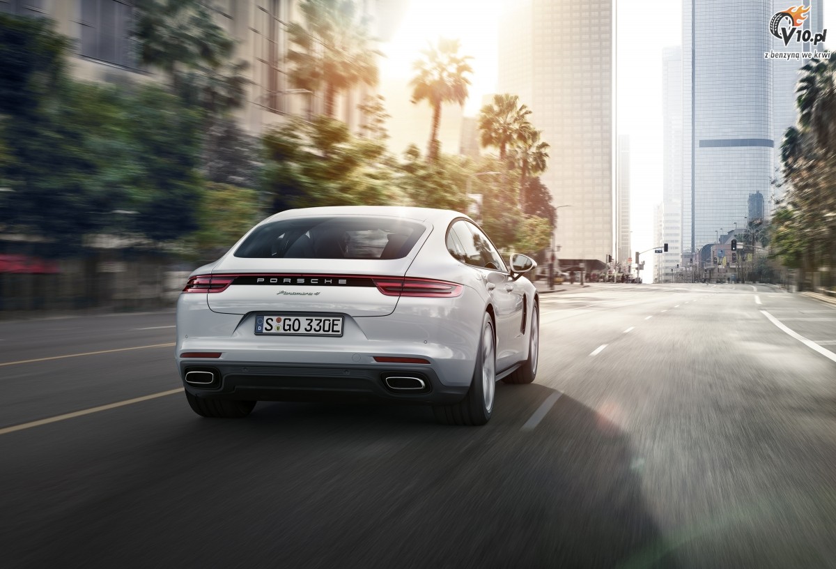 Porsche Panamera 4 E-Hybrid zadebiutuje w Paryu