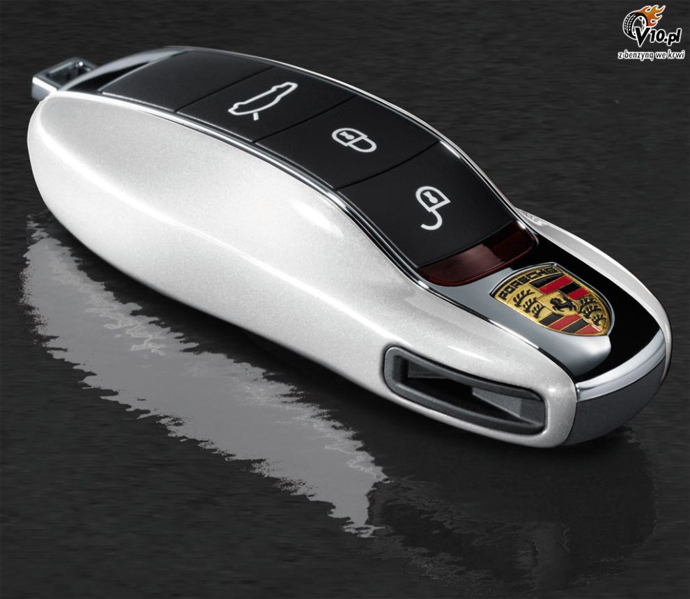 Porsche Panamera 4S Exclusive Middle East Edition