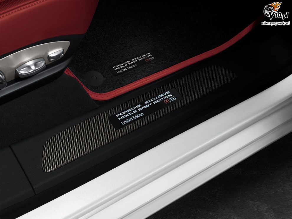 Porsche Panamera 4S Exclusive Middle East Edition