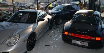 Kierowca Opla Astry wjechał do salonu Porsche